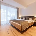 Max Mountain Aparthotel 4*