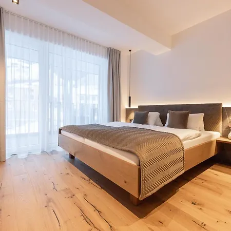 Max Mountain Apartahotel 4*