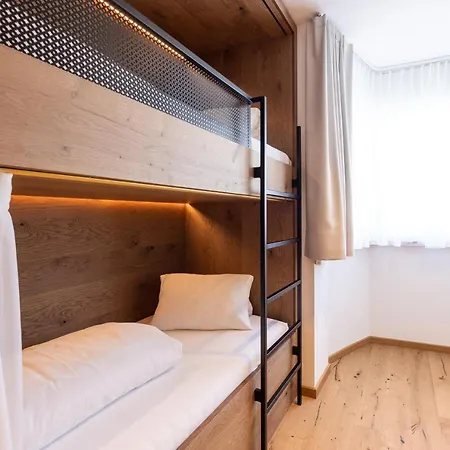 Ξενοδοχείο με διαμερίσματα Max Mountain 4*